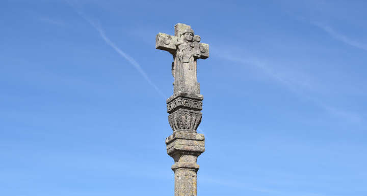 cruceiro-virgen-peregrina-salvaterra-camino-moncao