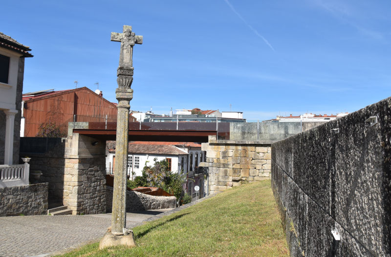 cruceiro-virgen-peregrina-salvaterra-camino-moncao